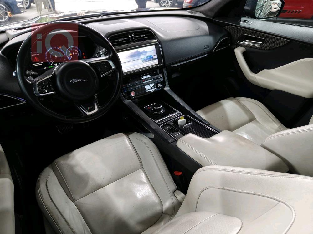 جاگوار F-Pace